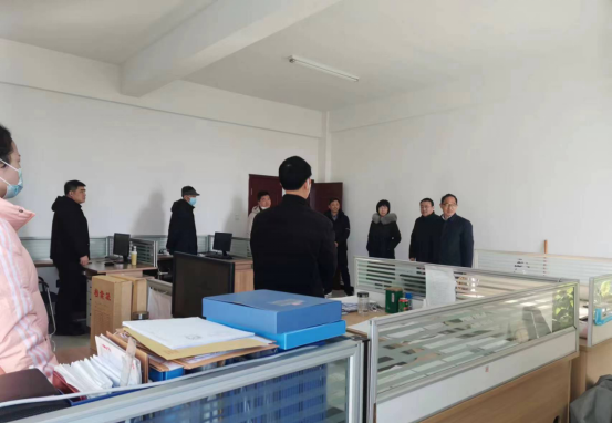 殷殷關(guān)懷寄真情 聲聲祝福暖人心市產(chǎn)業(yè)集團(tuán)領(lǐng)導(dǎo)節(jié)后慰問一線員工256.png 殷殷關(guān)懷寄真情 聲聲祝福暖人心市產(chǎn)業(yè)集團(tuán)領(lǐng)導(dǎo)節(jié)后慰問一線員工256.png