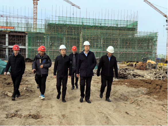 鉚足干勁開新局 蓄力奮戰(zhàn)“開門紅”產(chǎn)業(yè)集團(tuán)黨委書記、董事長劉培建到中國藥谷“超級工廠”一期、二期項(xiàng)目調(diào)研指導(dǎo)工作210.png